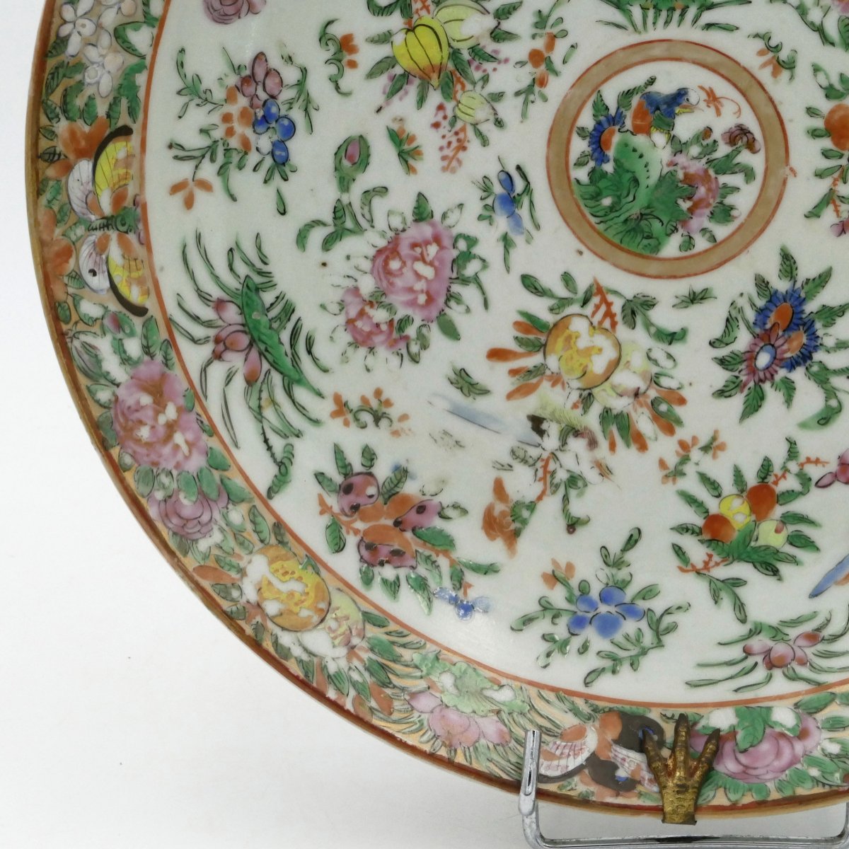Chine, XIXe, famille rose, plat à décor de fleurs et de papillons.-photo-4