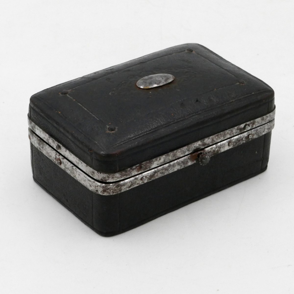 Coffret de voyage, nécessaire miniature à couture, porte monnaie et parfum, début XXe siècle.-photo-3