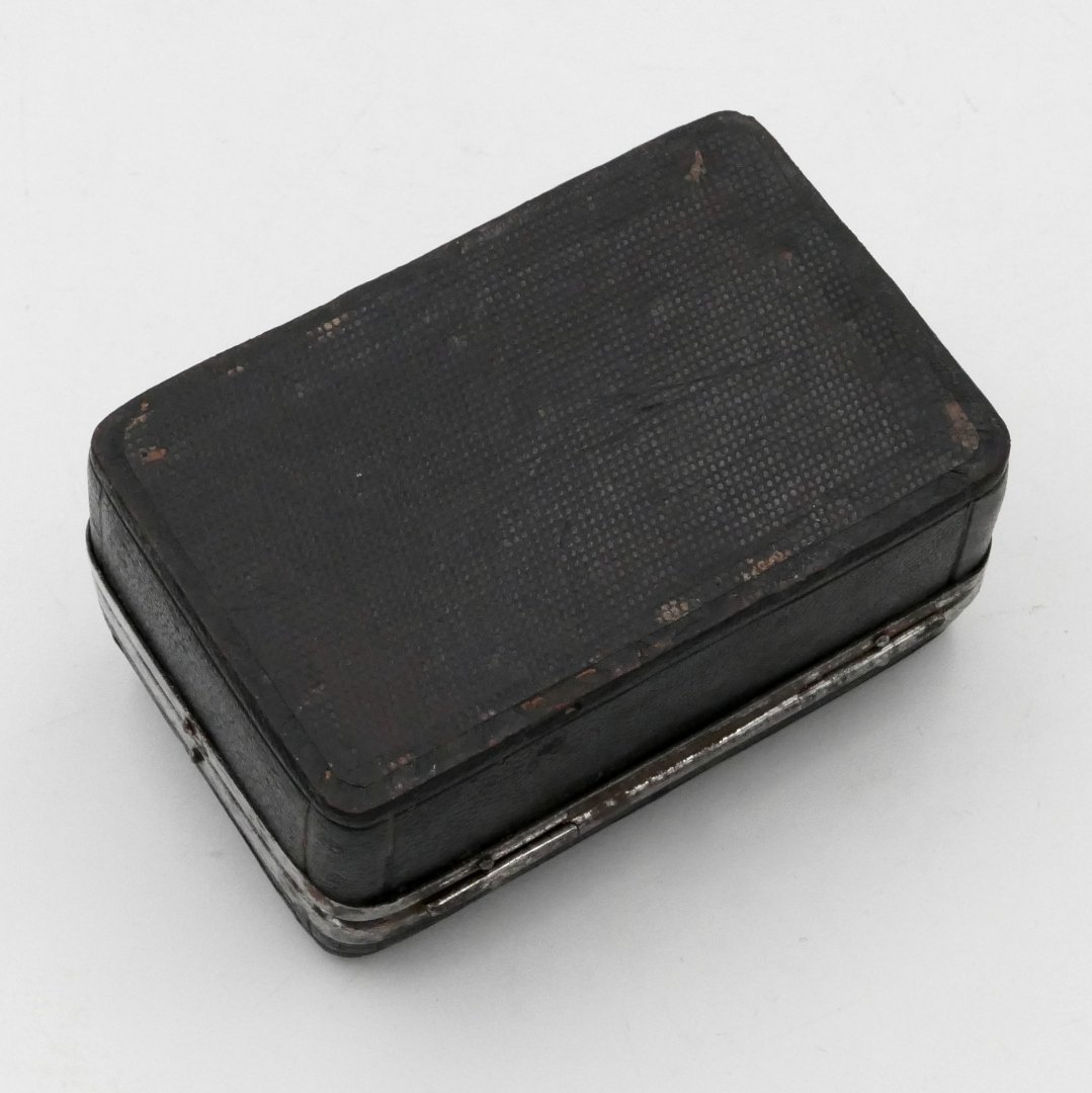 Coffret de voyage, nécessaire miniature à couture, porte monnaie et parfum, début XXe siècle.-photo-7