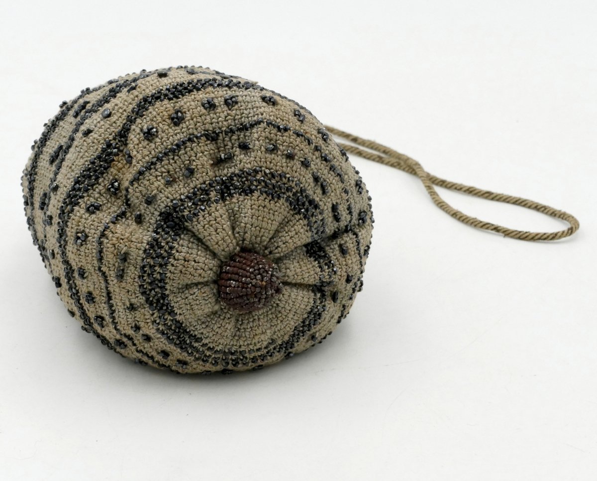 Bourse, aumônière, réticule, brodée de perles de jais, vers 1920.-photo-2