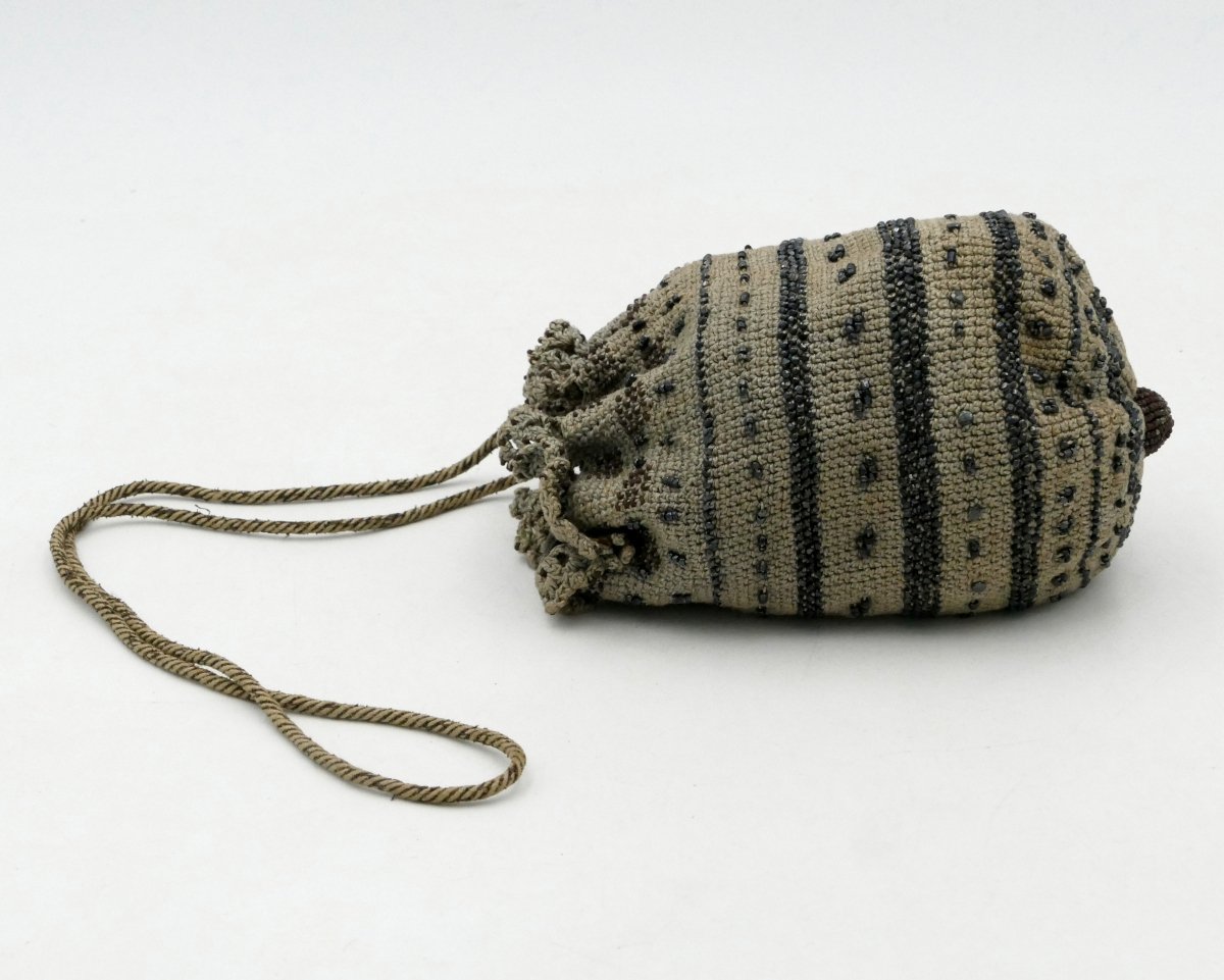Bourse, aumônière, réticule, brodée de perles de jais, vers 1920.-photo-3