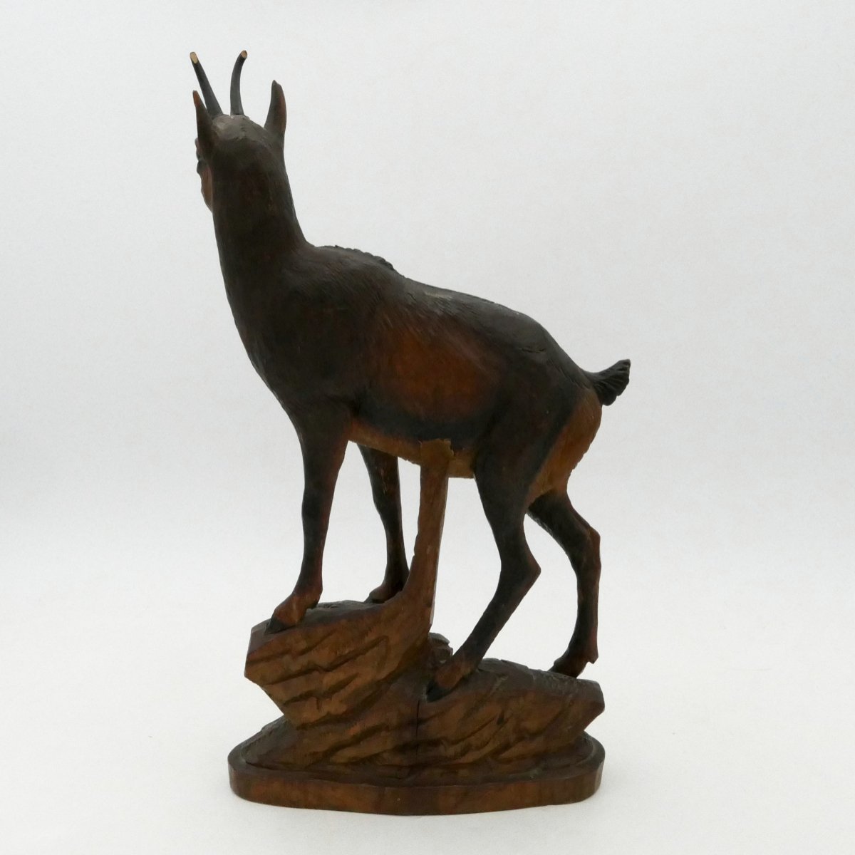 Chamois, sculpture de la Foret-Noire, début XXe siècle.-photo-4