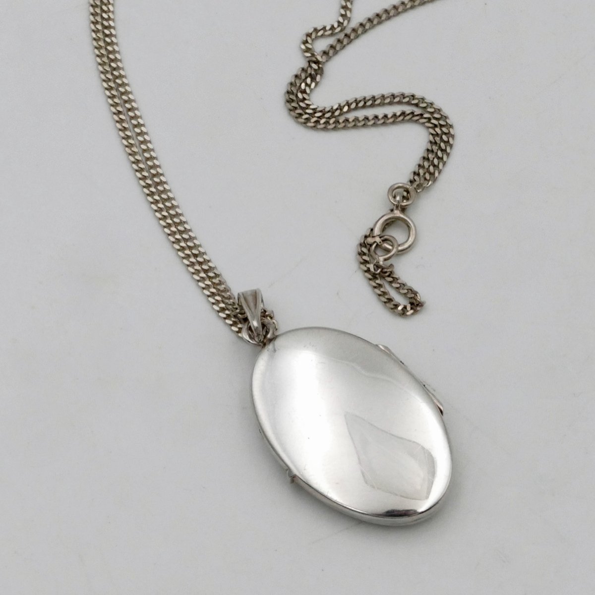 Solid Silver Photo Holder Pendant With Its Chain, Mid-20th Century. -photo-4