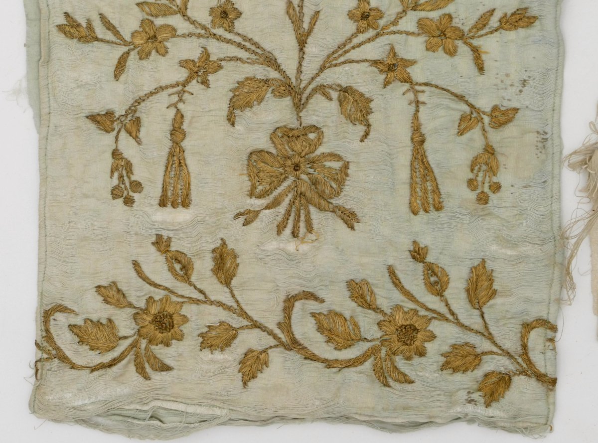 Louis XV Period, Three Fragments Of Silk Embroidered With Gold, 18th Century.-photo-3