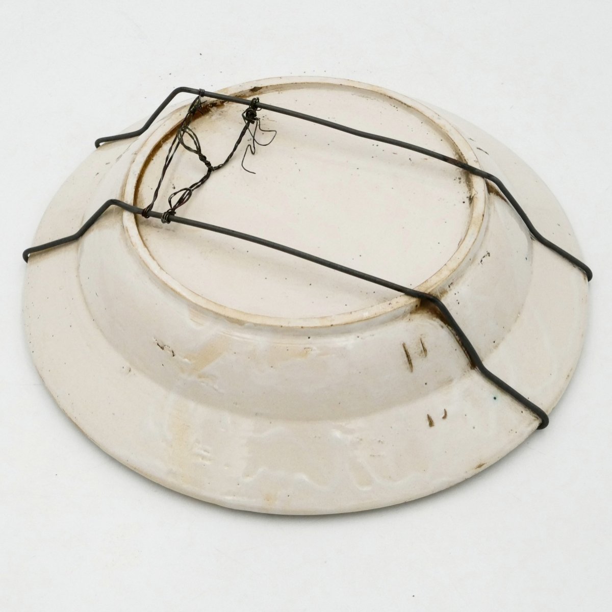 Portugal, assiette en faïence, « Couverts et tranches de poisson », XIXe siècle.-photo-1