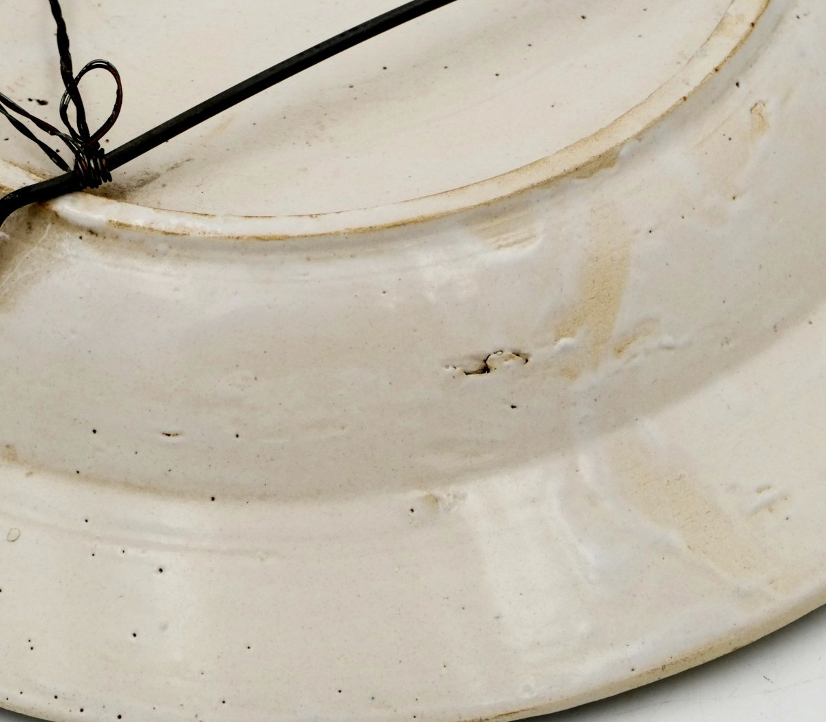 Portugal, assiette en faïence, « Couverts et tranches de poisson », XIXe siècle.-photo-6