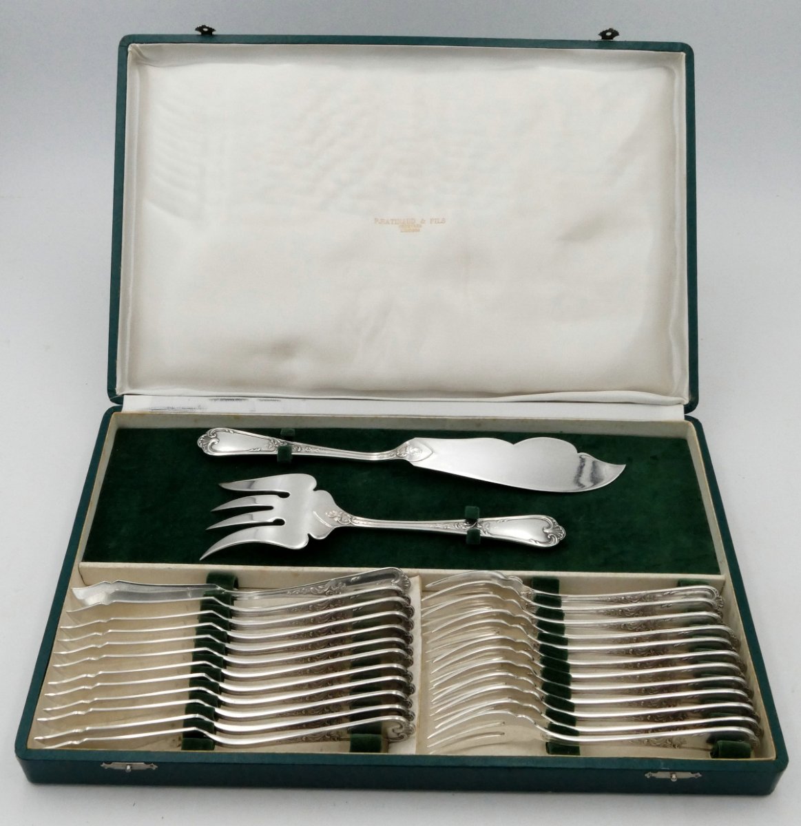 Ercuis, couverts, service à poissons en métal argenté, écrin, XXe siècle.-photo-3