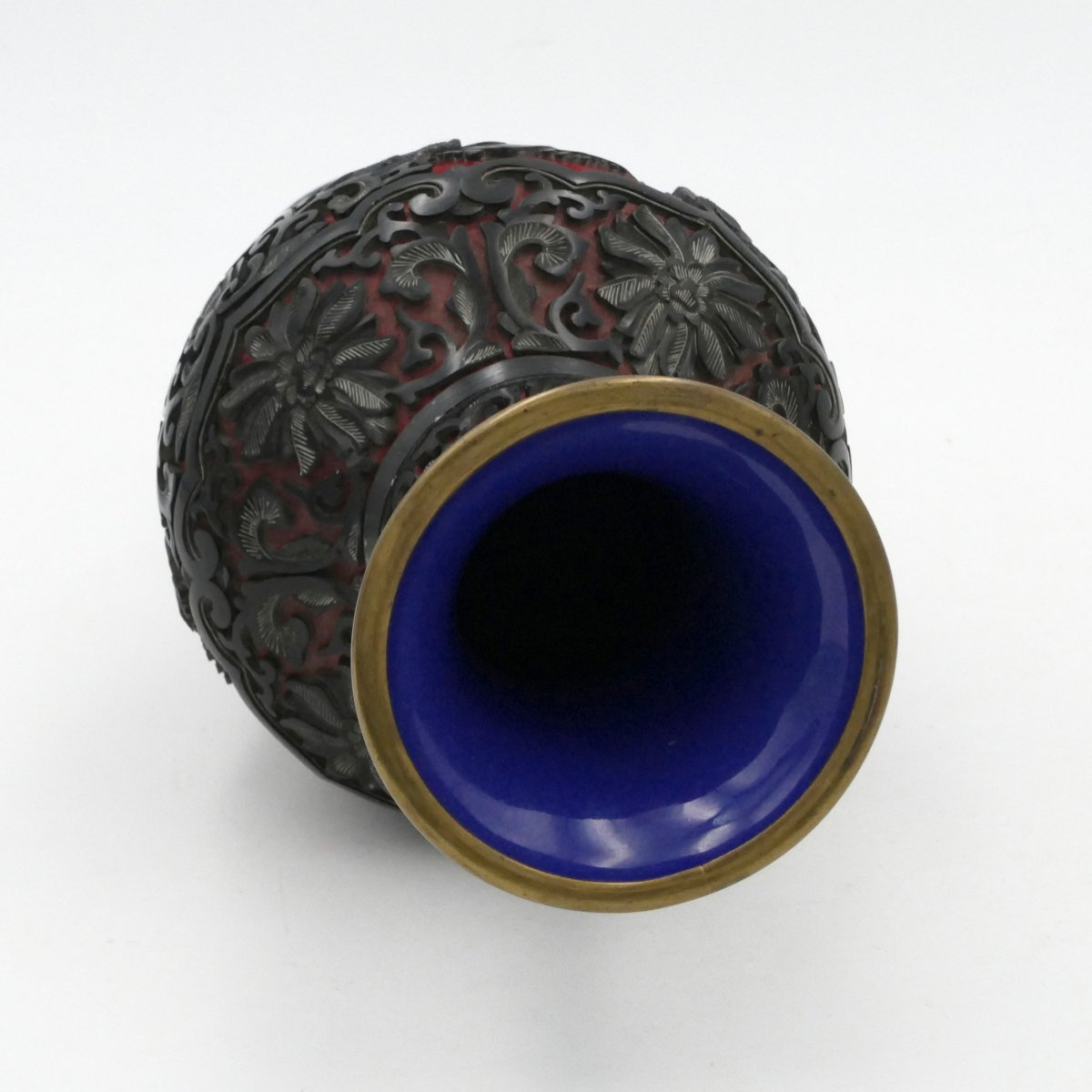 Chine, vase en laque cinabre « Paysages en bords de lac », XXe siècle.-photo-7