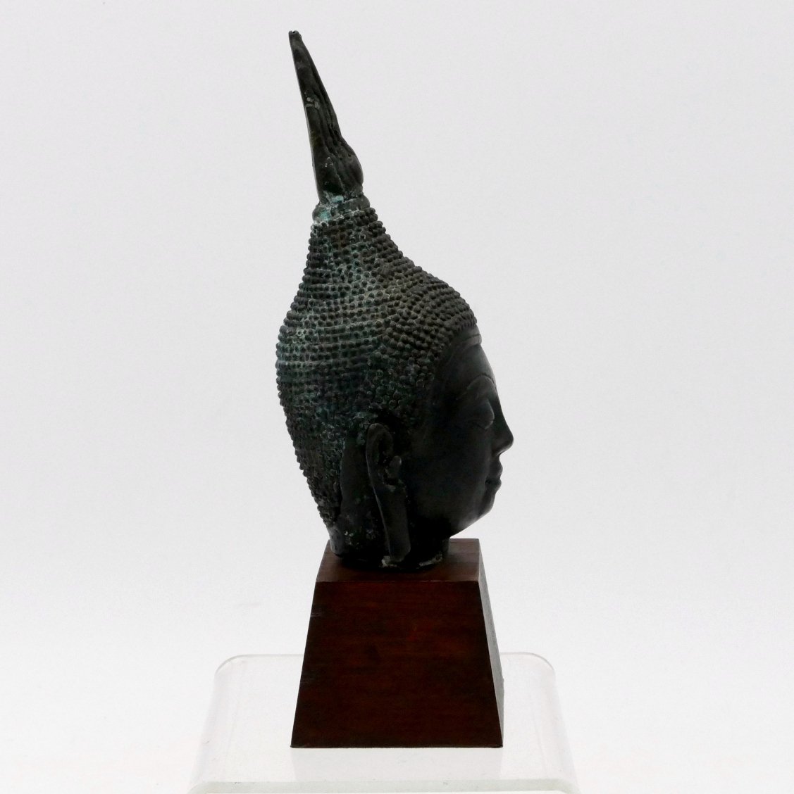 Birmanie, tête de Bouddha en bronze à patine brune, fin XIXe à début XXe siècle.-photo-1