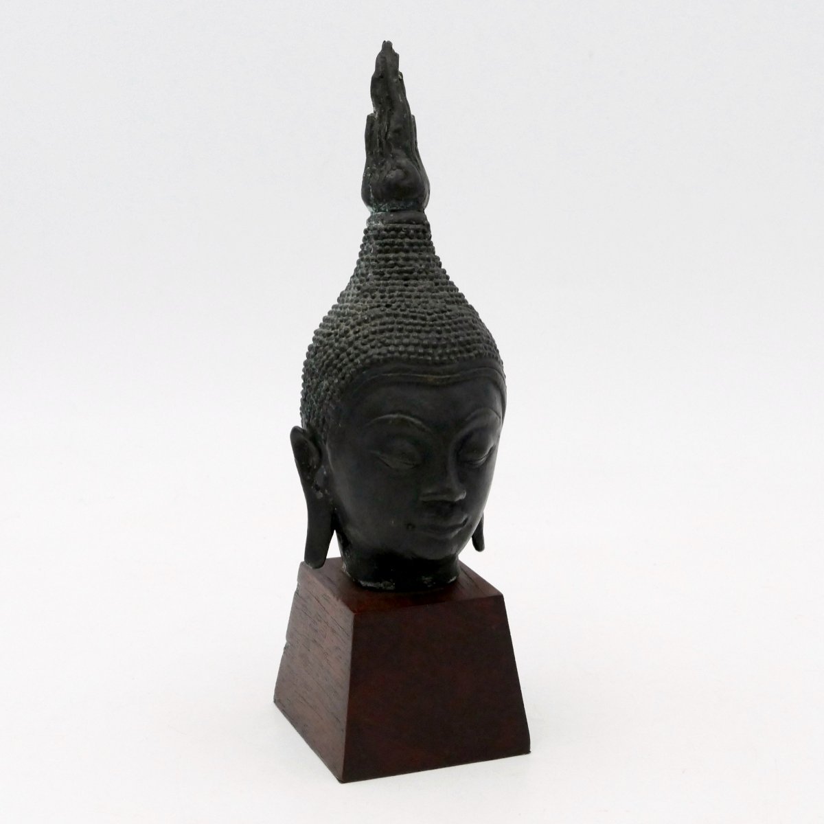 Birmanie, tête de Bouddha en bronze à patine brune, fin XIXe à début XXe siècle.-photo-3