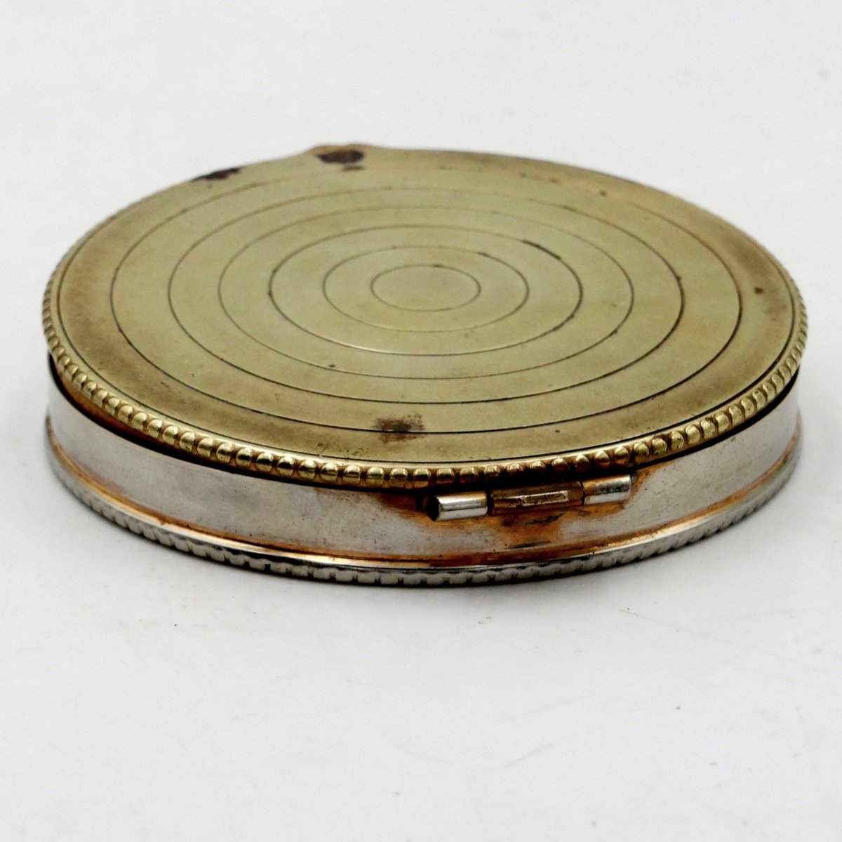 Poudrier « Bal Musette », émail et nacre, 1950.-photo-4
