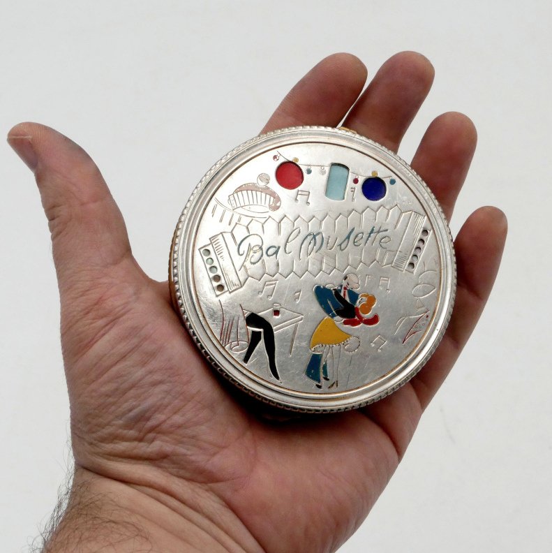 Poudrier « Bal Musette », émail et nacre, 1950.-photo-6