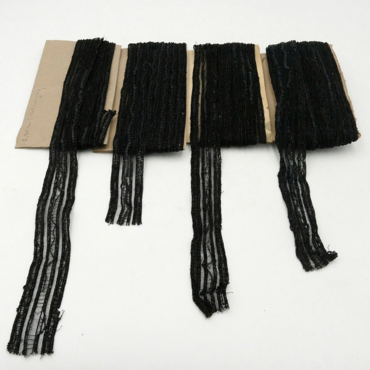 16 Meters Of Black Lace Embroidered With Pearls And Sequins, Napoleon III Style.-photo-3