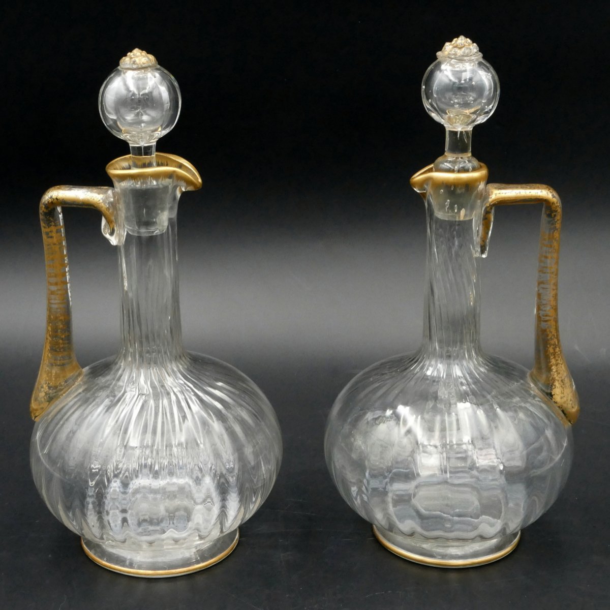 4 carafes en verre soufflé à côtes vénitiennes, rehauts or, Fin XIXe, Legras (?).-photo-2