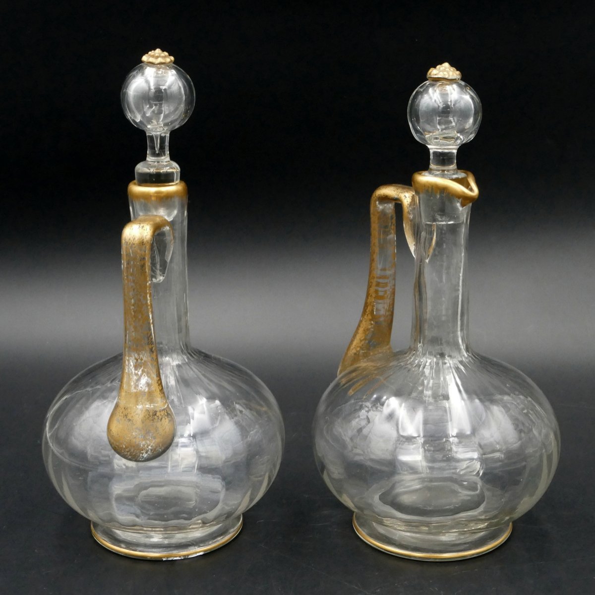 4 carafes en verre soufflé à côtes vénitiennes, rehauts or, Fin XIXe, Legras (?).-photo-3