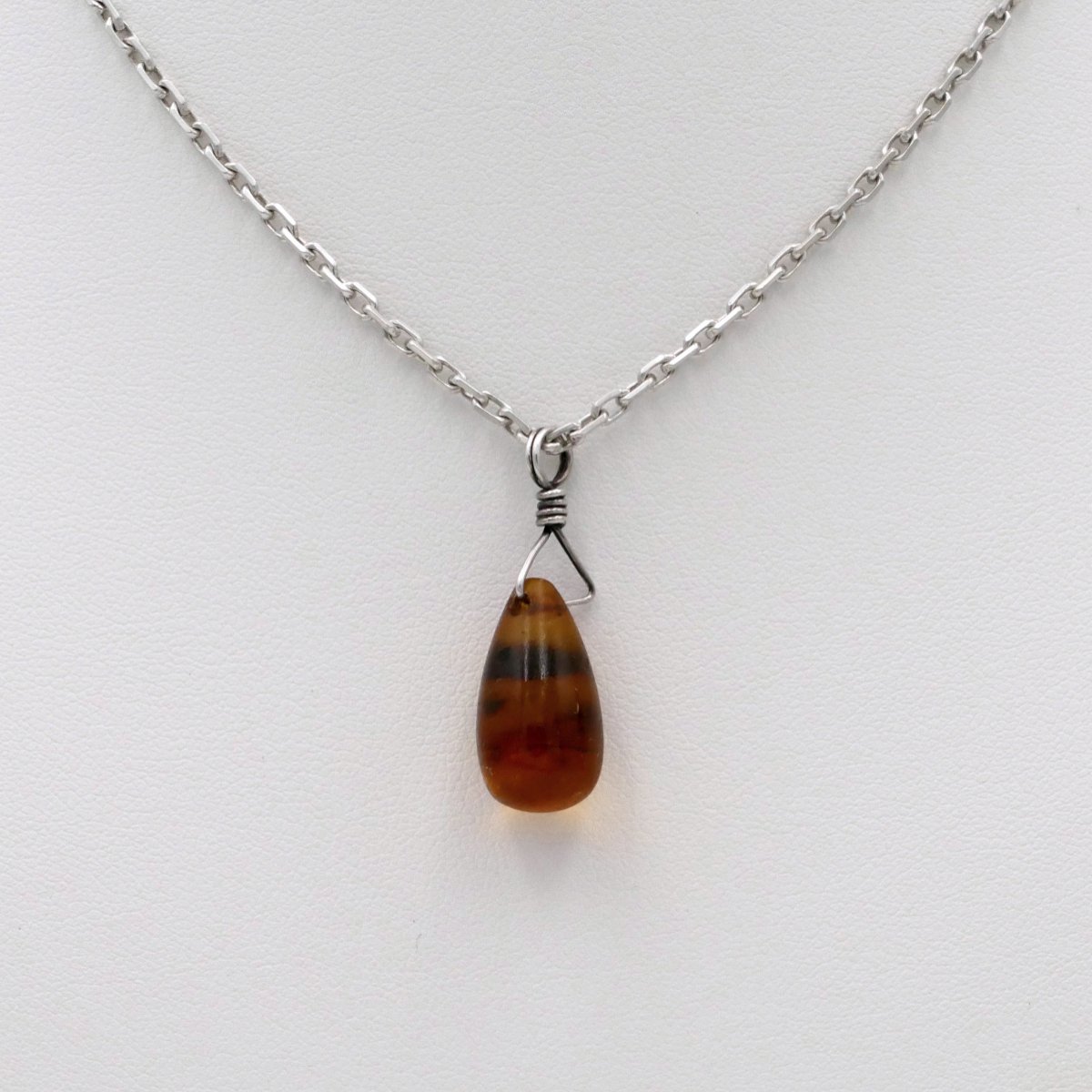 "amber Drop" Pendant On A Silver Chain, Mid-20th Century.-photo-3