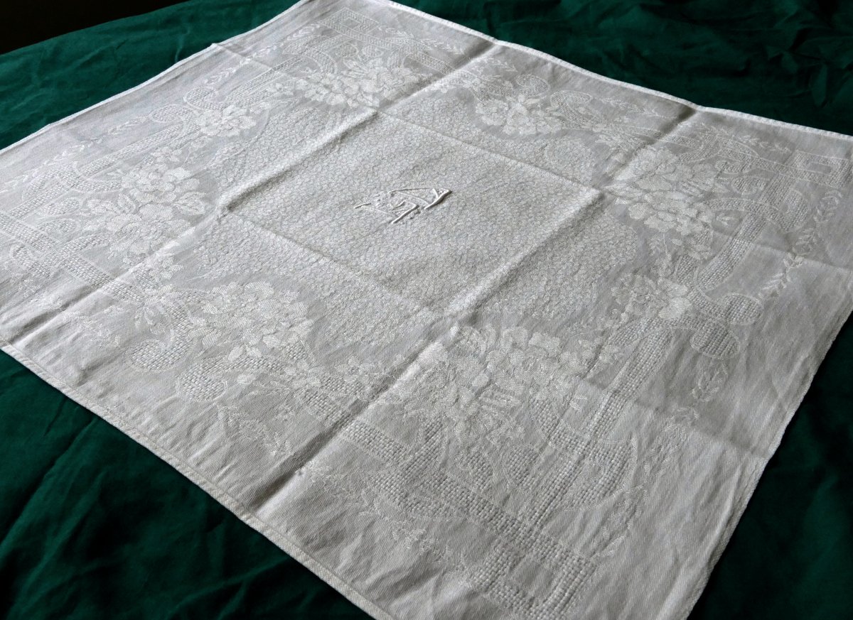 Nappe et ses douze serviettes « L D » décor damassé et ajouré, Art Nouveau. -photo-2