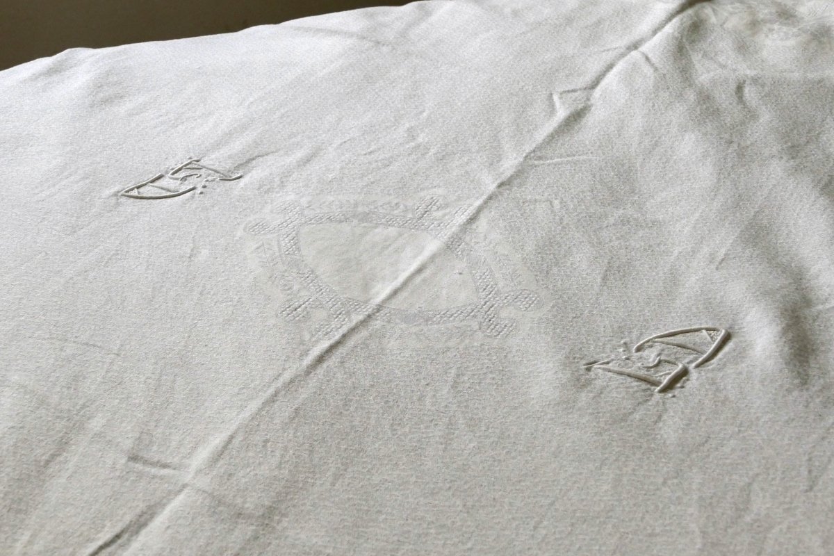 Nappe et ses douze serviettes « L D » décor damassé et ajouré, Art Nouveau. -photo-1