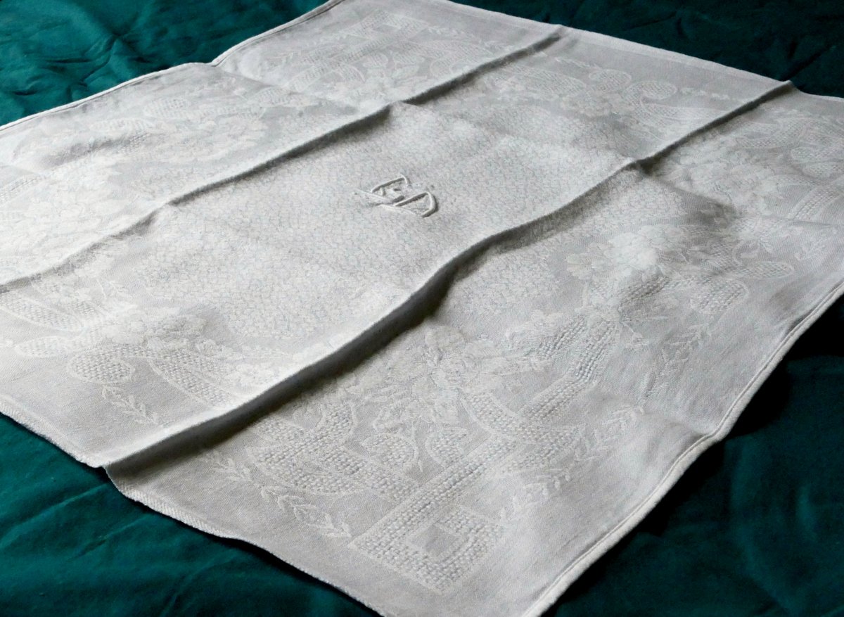 Nappe et ses douze serviettes « L D » décor damassé et ajouré, Art Nouveau. -photo-4