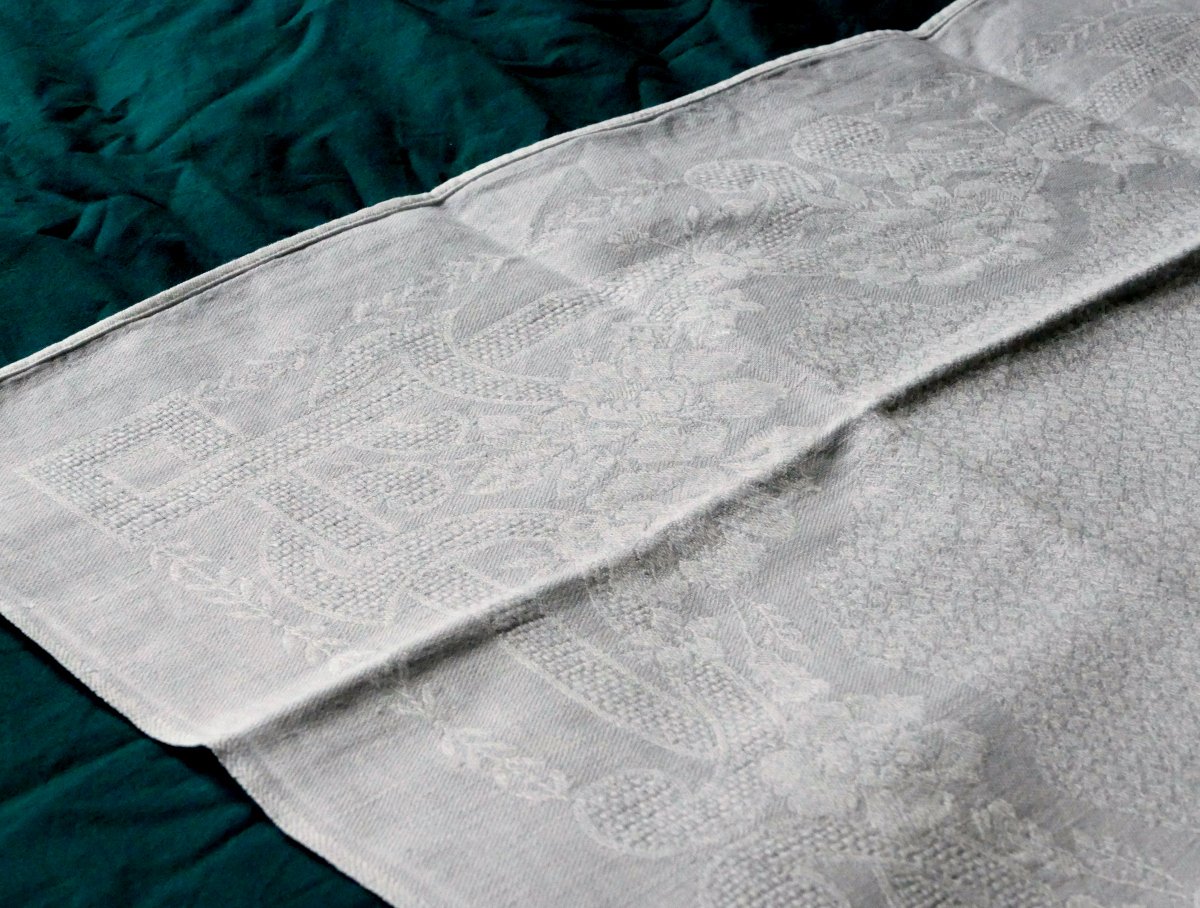 Nappe et ses douze serviettes « L D » décor damassé et ajouré, Art Nouveau. -photo-5