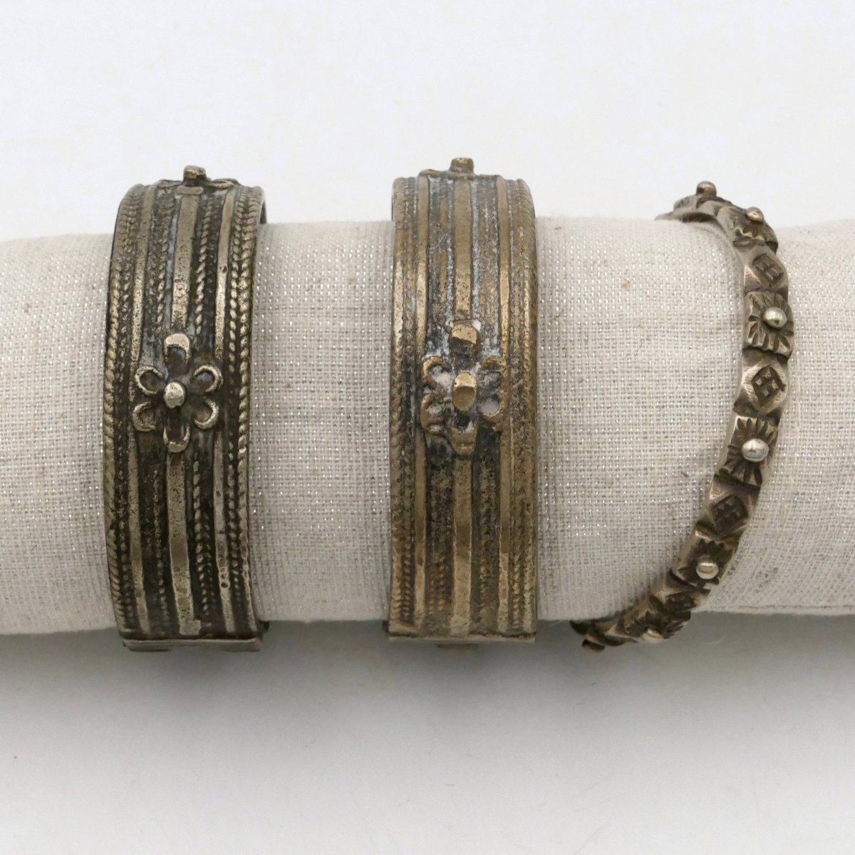 A Collection Of Maghreb Jewelry, Including Silver Pieces, Pendants, Bracelets, Headdresses, Etc. 20th Century.-photo-3