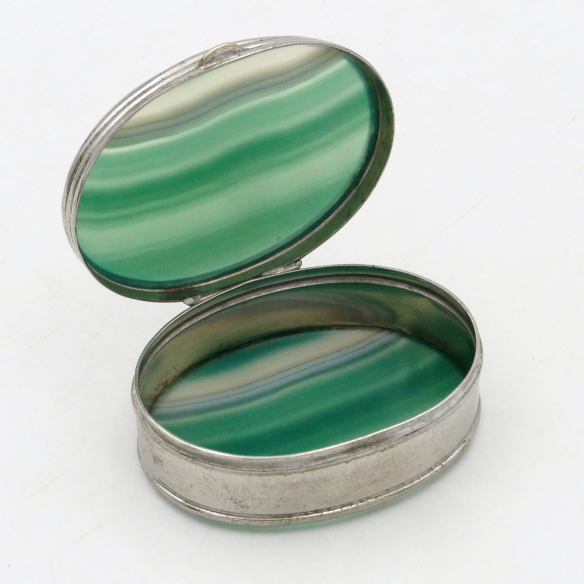 Box, Green Agate Pillbox, Art Deco.