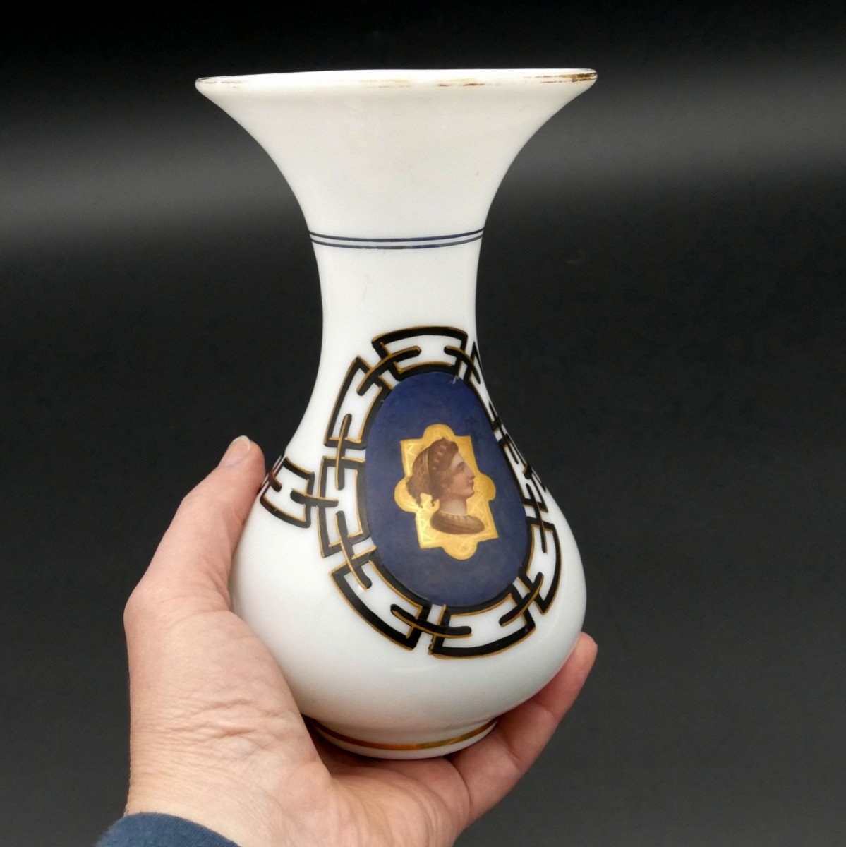 Vase En Opaline à l'Antique « Profil Dame Romaine » XIXè.-photo-1