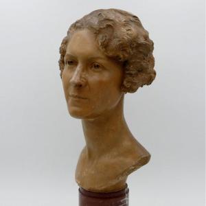 François Cogné (1876-1952). Buste De Femme,  Épreuve En Plâtre Patine Terre Cuite Socle Marbre.