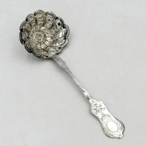 Cuillère à Saupoudrer En Argent Massif, Minerve. Saupoudreuse, XXe Siècle.