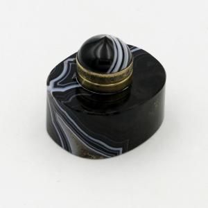 Encrier en agate et bronze, début XXe siècle.