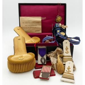 V Le François, Military Ornament Kit For Marine Infantry, 1936.