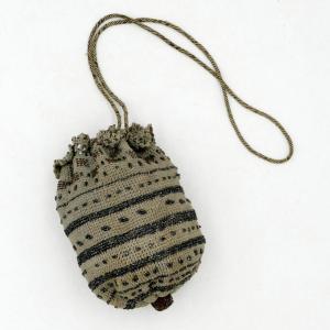 Bourse, aumônière, réticule, brodée de perles de jais, vers 1920.