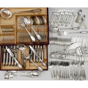 140-piece Louis XVI Style Flatware Set, Ribbons, Case, Silver-plated Metal, 20th Century.