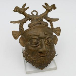 [benin] African Pendant Mask Topped With Birds In Bronze Twentieth