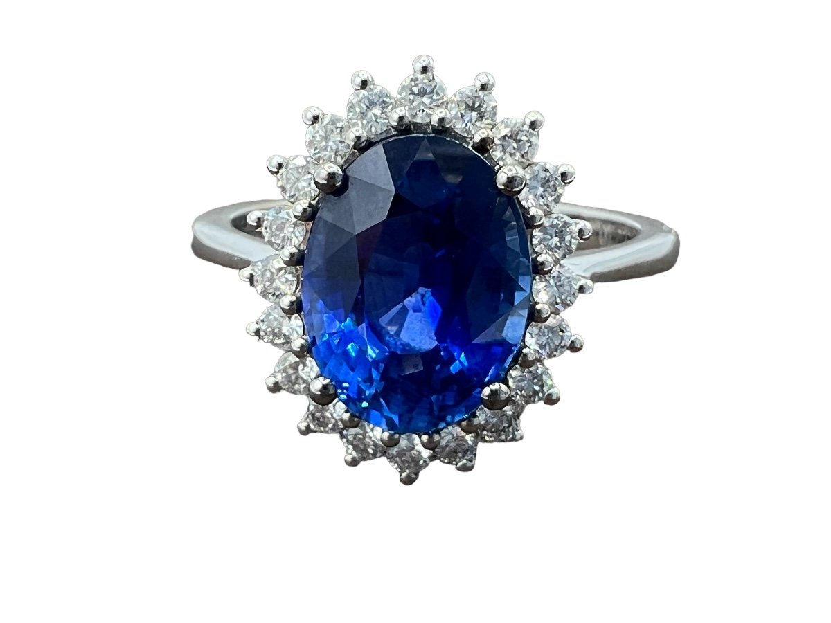 Bague En Or 18 Carat Sertie d'Un Saphir De Ceylan De 3,270 Carat Certifié 