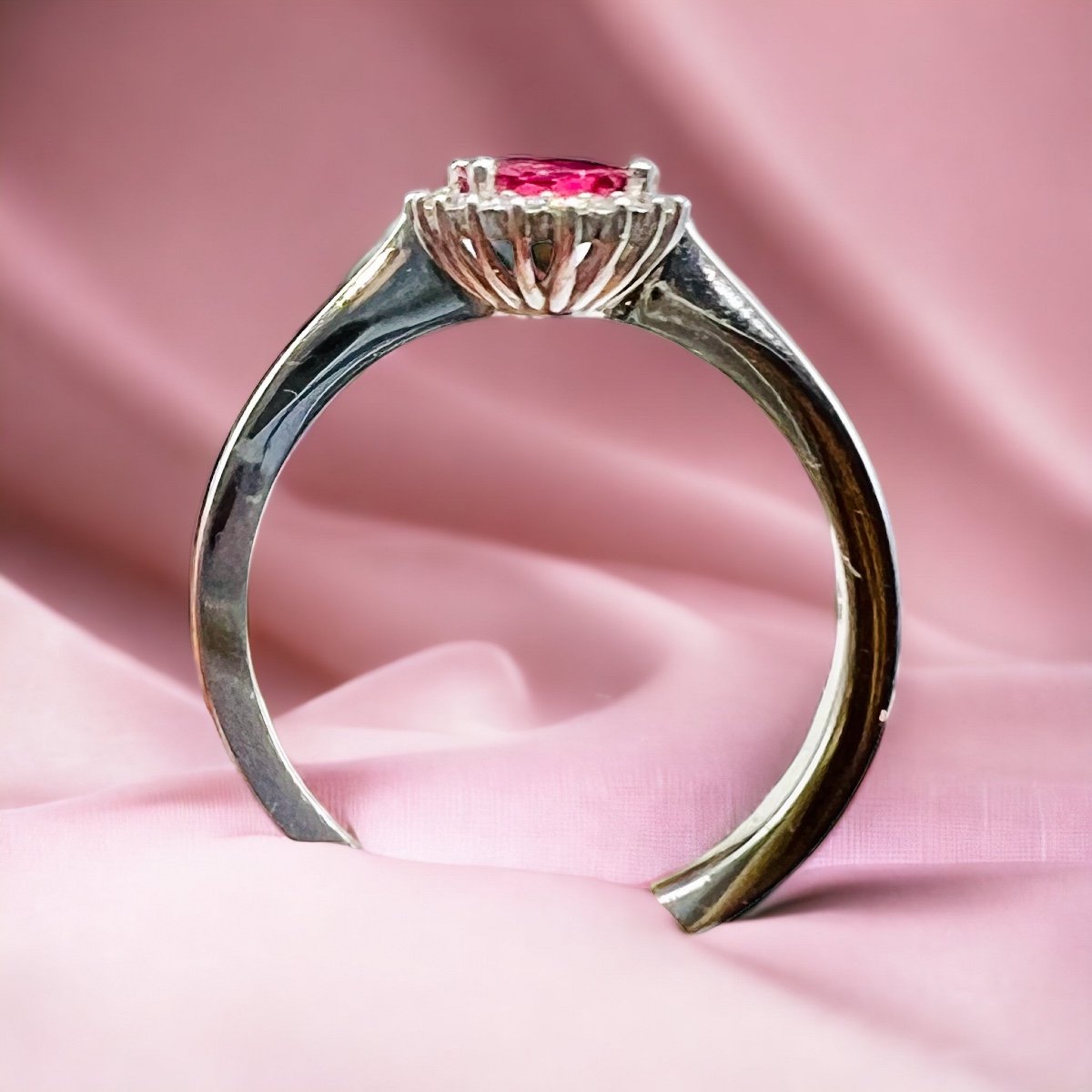 Bague de fiançailles 18 Carat Sertie Saphir Rose Entouré De Diamants-photo-7