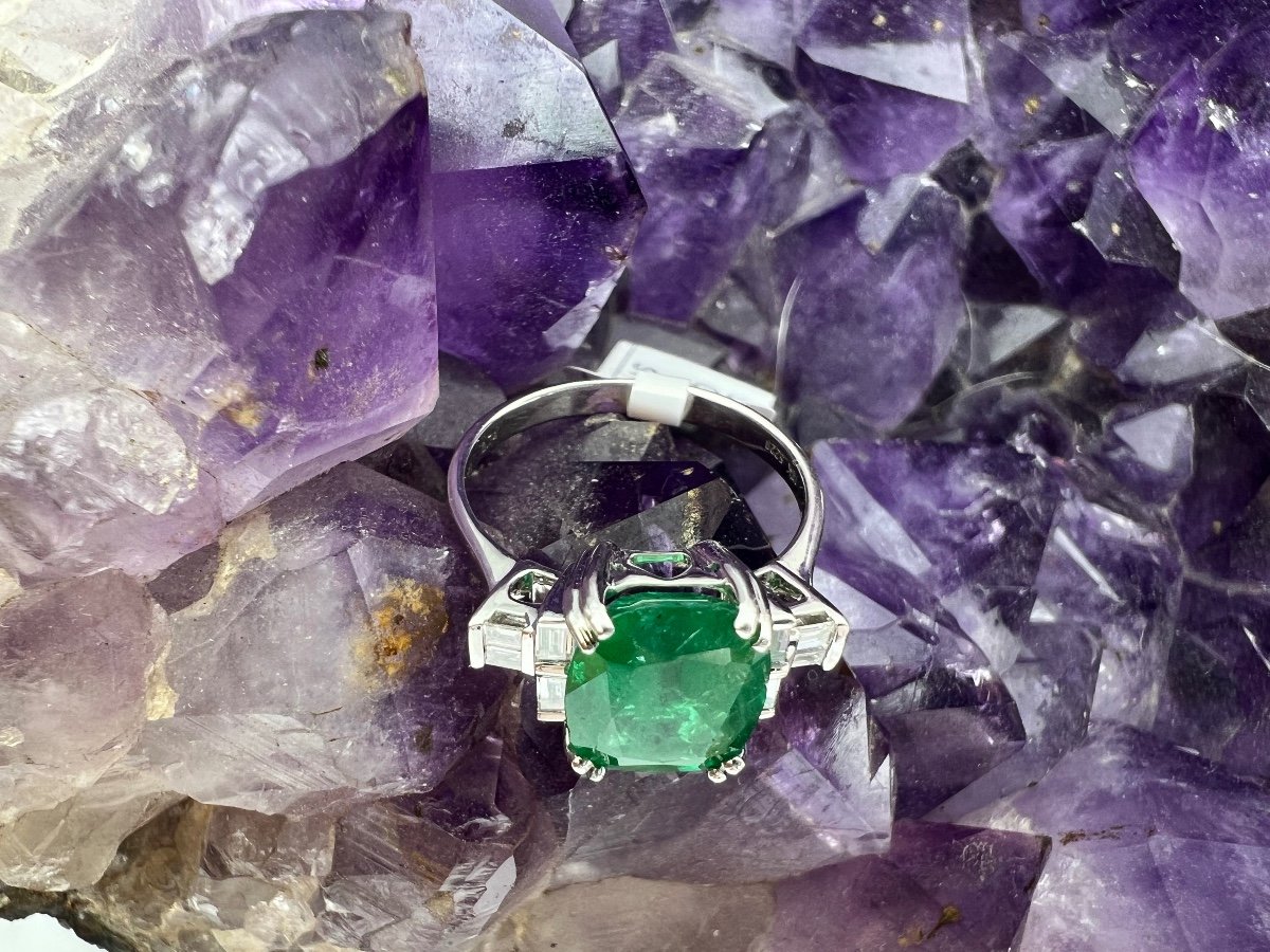 18 Carat White Gold Engagement Ring, 2.74 Carat Emerald And Diamonds-photo-1