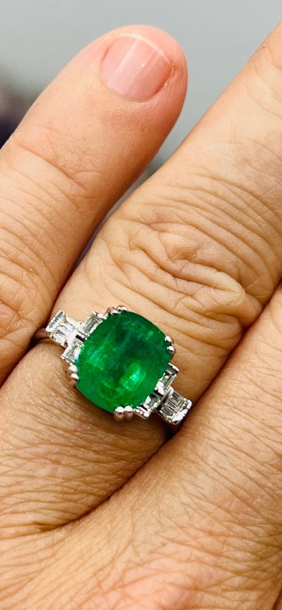 18 Carat White Gold Engagement Ring, 2.74 Carat Emerald And Diamonds-photo-6