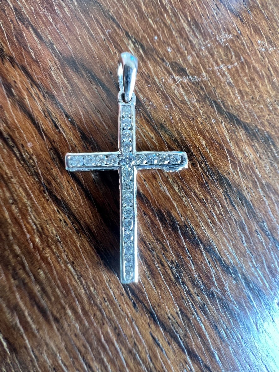 Cross In 18 Carat White Gold Set With Brilliants On One Side And Sapphires On The Other Side-photo-2