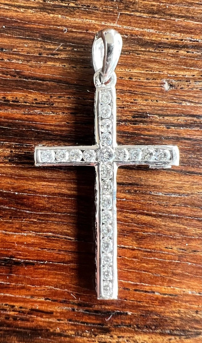 Cross In 18 Carat White Gold Set With Brilliants On One Side And Sapphires On The Other Side-photo-4