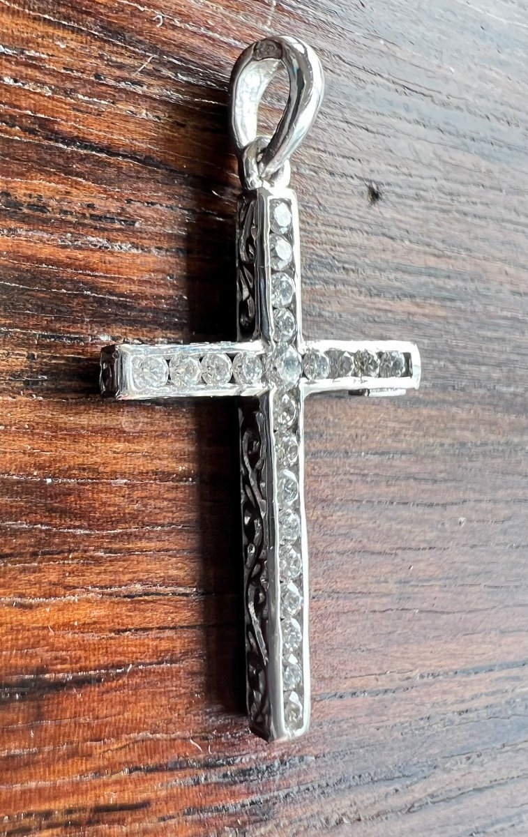 Cross In 18 Carat White Gold Set With Brilliants On One Side And Sapphires On The Other Side-photo-5