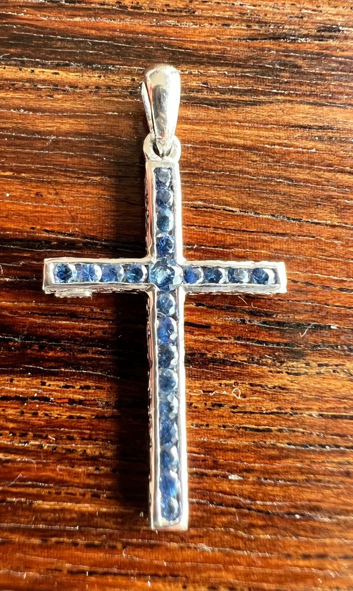 Cross In 18 Carat White Gold Set With Brilliants On One Side And Sapphires On The Other Side-photo-7