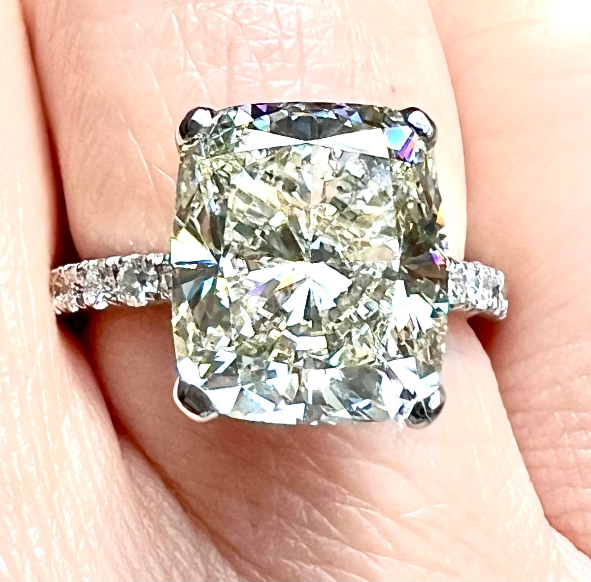 Bague De Fiançailles Bague Diamant 7.02 Carat Certifié Entouré d'Un Pavage Diamants-photo-2
