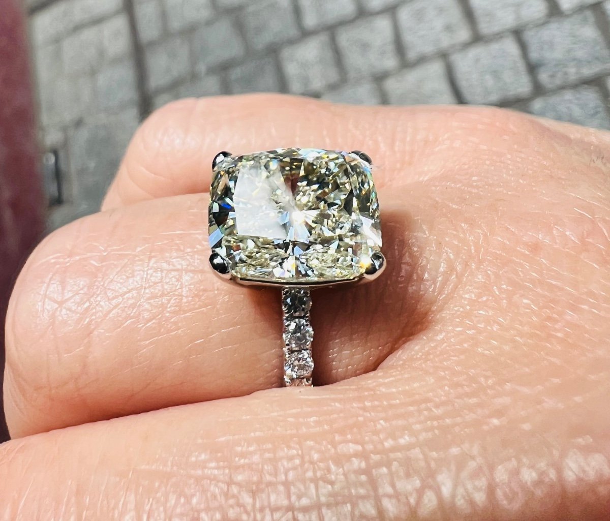 Bague De Fiançailles Bague Diamant 7.02 Carat Certifié Entouré d'Un Pavage Diamants-photo-2