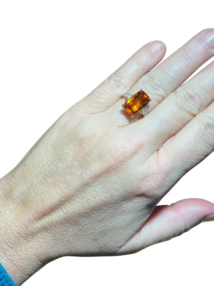 18 Carat Gold Ring Set With A 6.40 Ct Spessartite Garnet And 6 Diamonds-photo-3