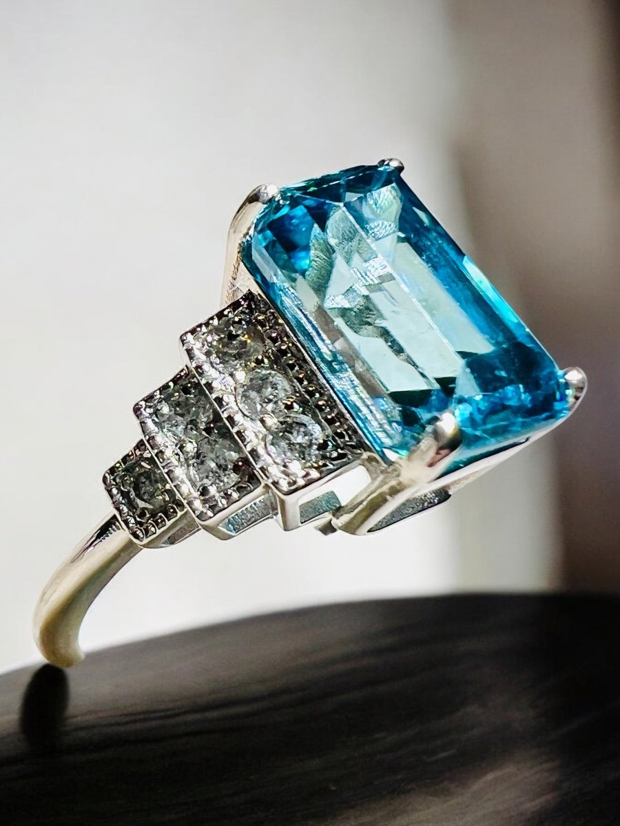 Natural Zyrcon Blue And Diamond Ring, 18 Carat White Gold-photo-3