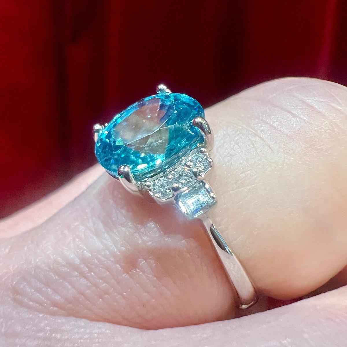 Natural Blue Zircon Ring, Diamonds, 18 Carat White Gold-photo-3