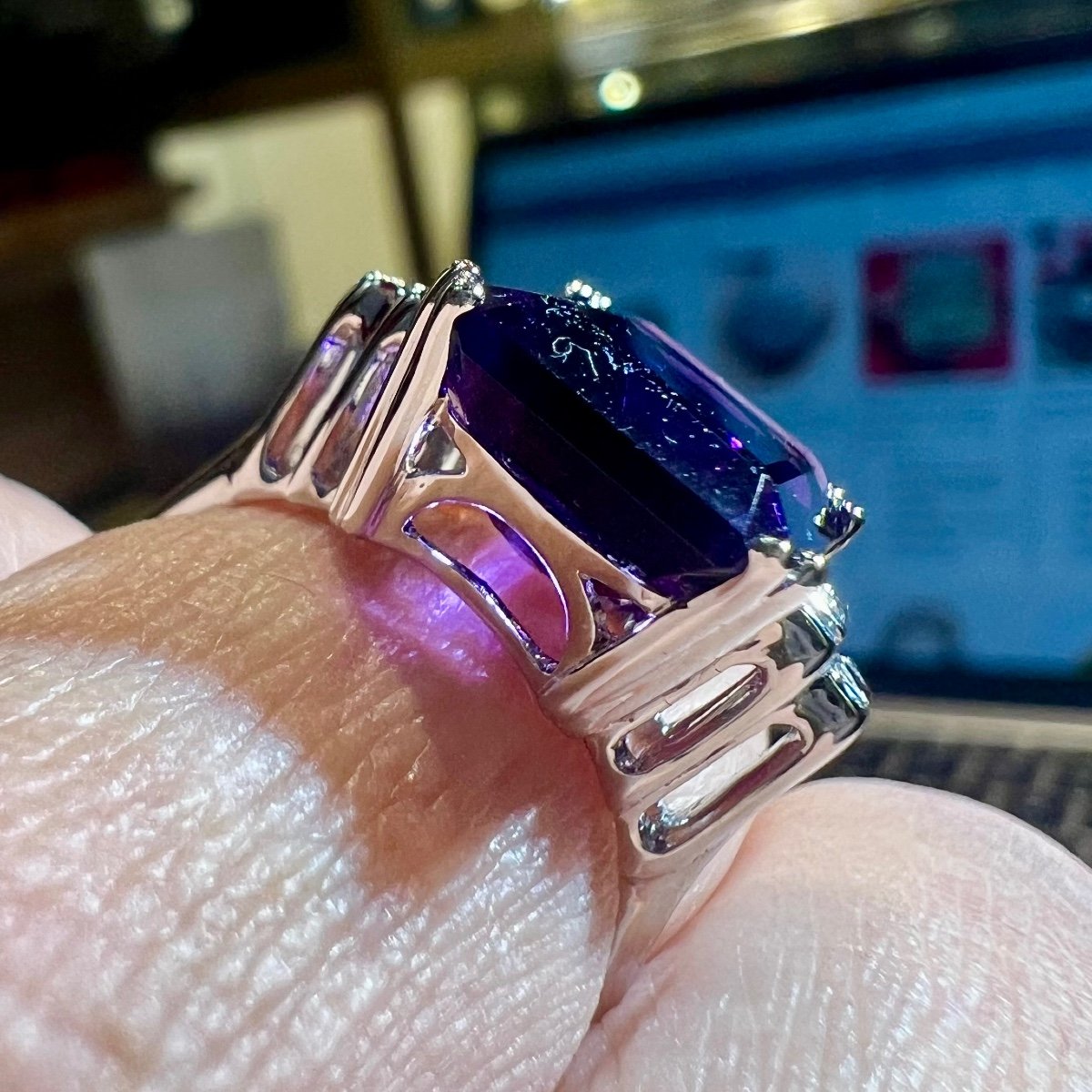 Amethyst Ring, Diamonds, 18 Carat White Gold-photo-3