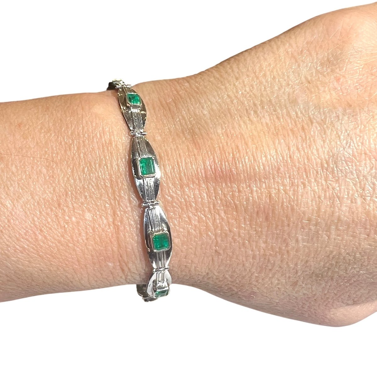 Bracelet In 18 Carat White Gold, Set With 10 Emeralds For 2 Carats In Total-photo-7