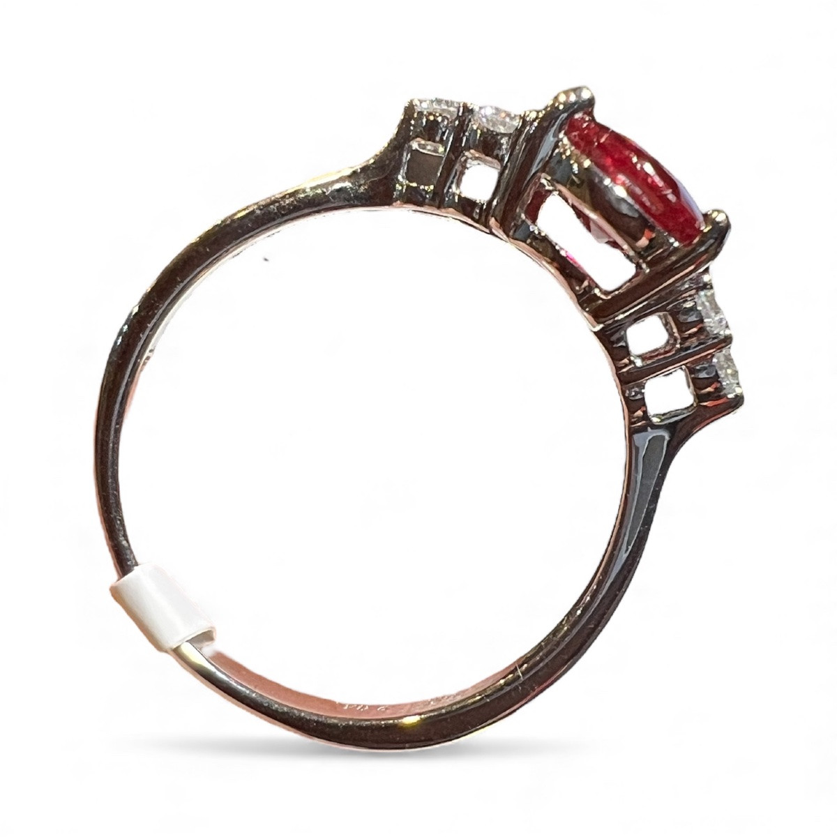 18k White Gold Ring Set With A 2.04 Ct Natural Ruby – Intense Red & Diamond Brilliance-photo-3